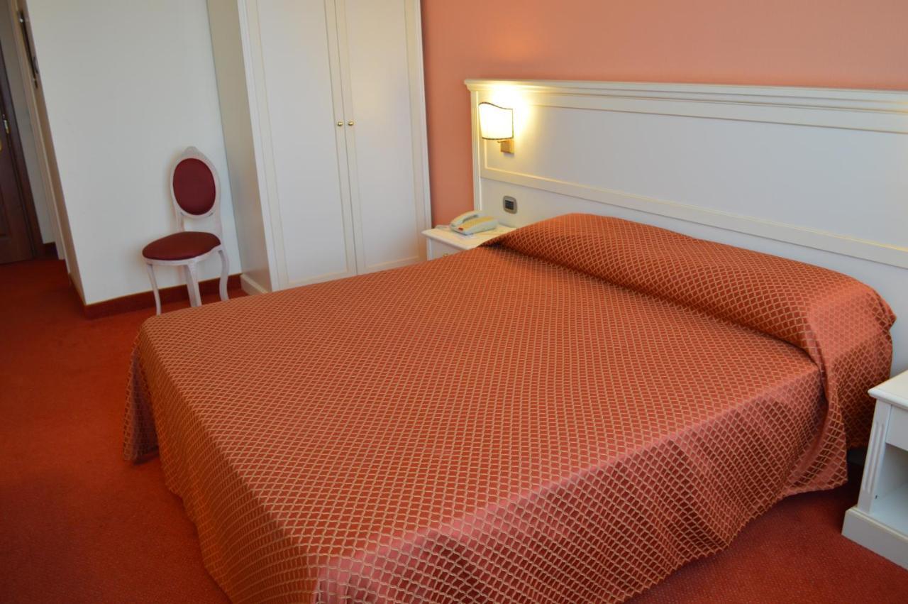 Semiramide Palace Hotel Castellana Grotte Camera foto
